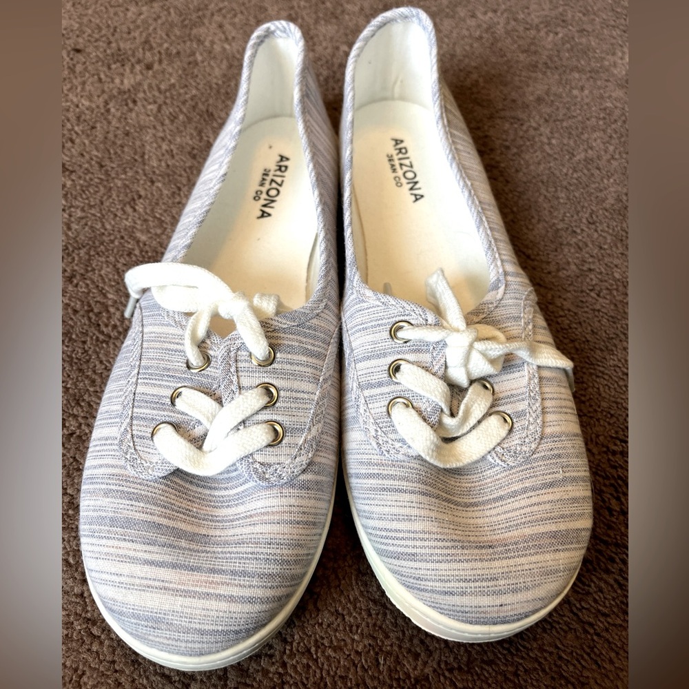 Brand New ARIZONE JEAN CO women’s Size 8 Slip On Sneaker Shoes Low Top Striped